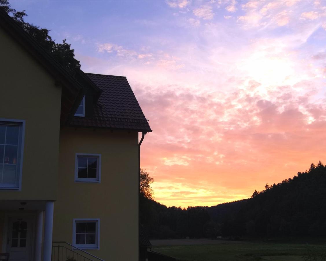 Ferienhaus Am Bach Mit Grossem Garten Deuerling Kültér fotó
